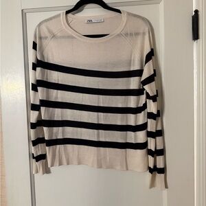 Zara Women's Black and Cream Striped Sweater
